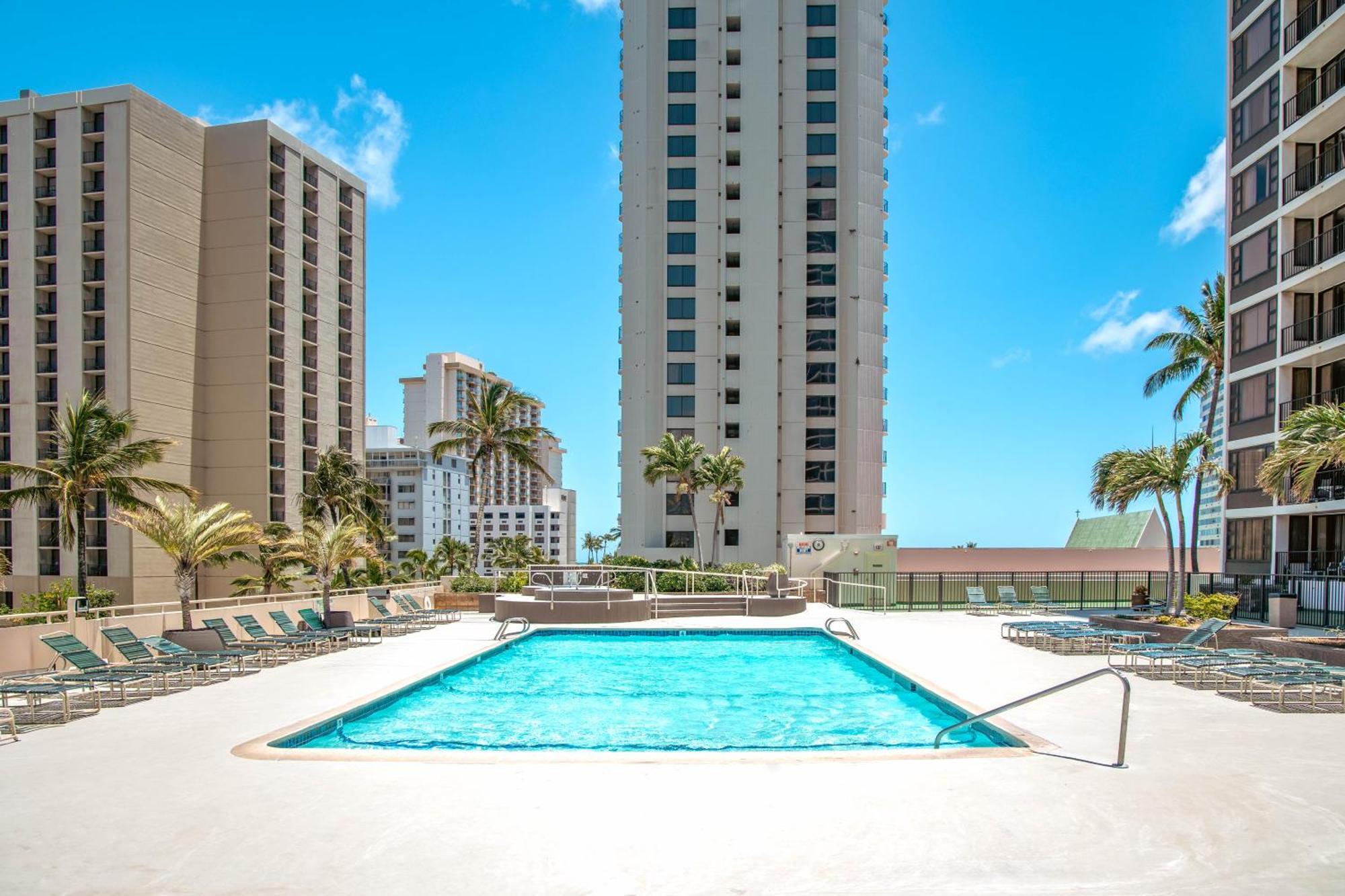 Apartment Diamond Head & Ocean View Gem Near Waikiki Beach, Parking's On Us